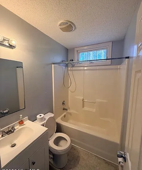 200 Commons Ct — Photo 8