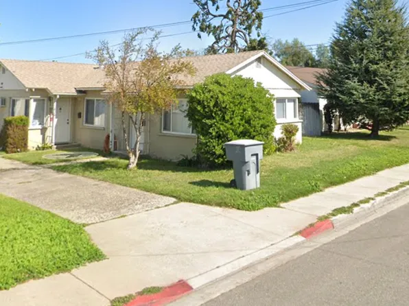 826 Magnolia St, Oakdale, CA 95361