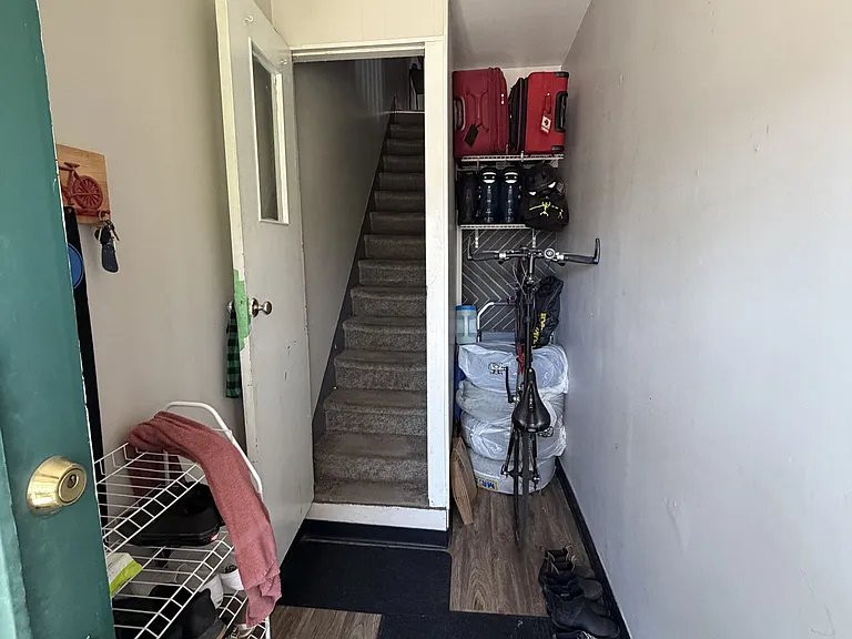 315 Parkdale Ave #B — Photo 3