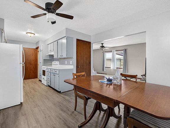 4th image of 609 W Leclaire Rd