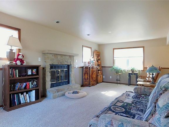3rd image of 2607 E Mockingbird Ct
