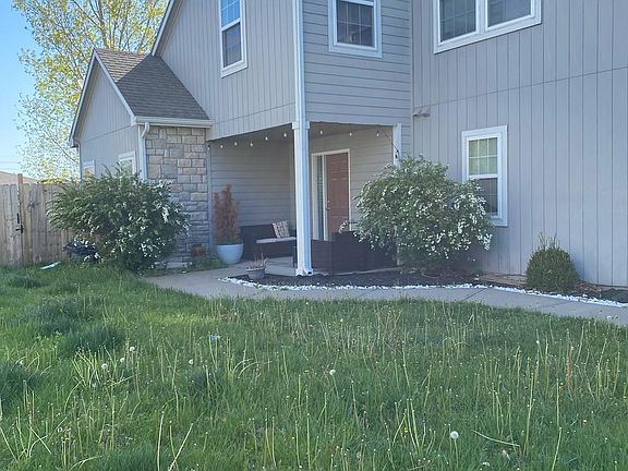 2nd image of 2380 Surrey Dr