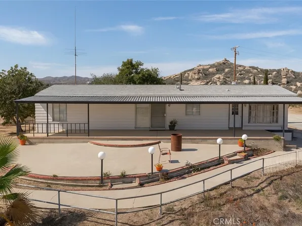 1020 Clayton Dr, Perris, CA 92570