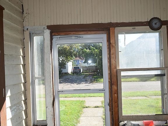 3rd image of 110 N Prospect St