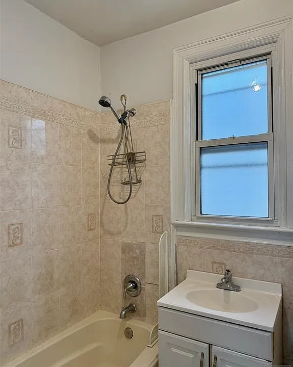 286 Boyd Ave #2