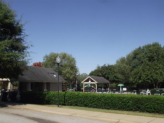 4th image of Quiet Creek Ct