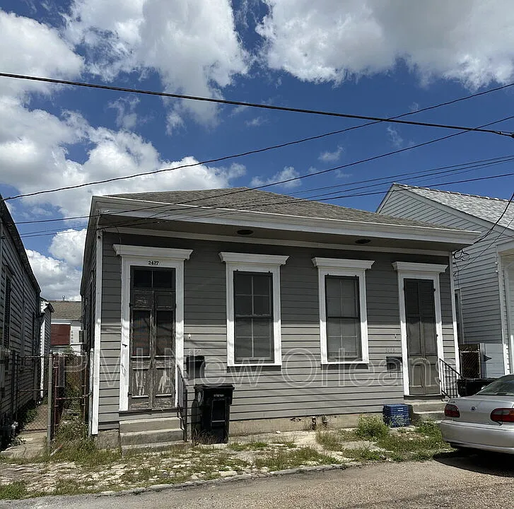 2427 Rousseau St