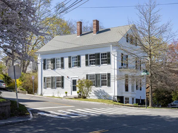 2 New London Road, Groton, CT 06355