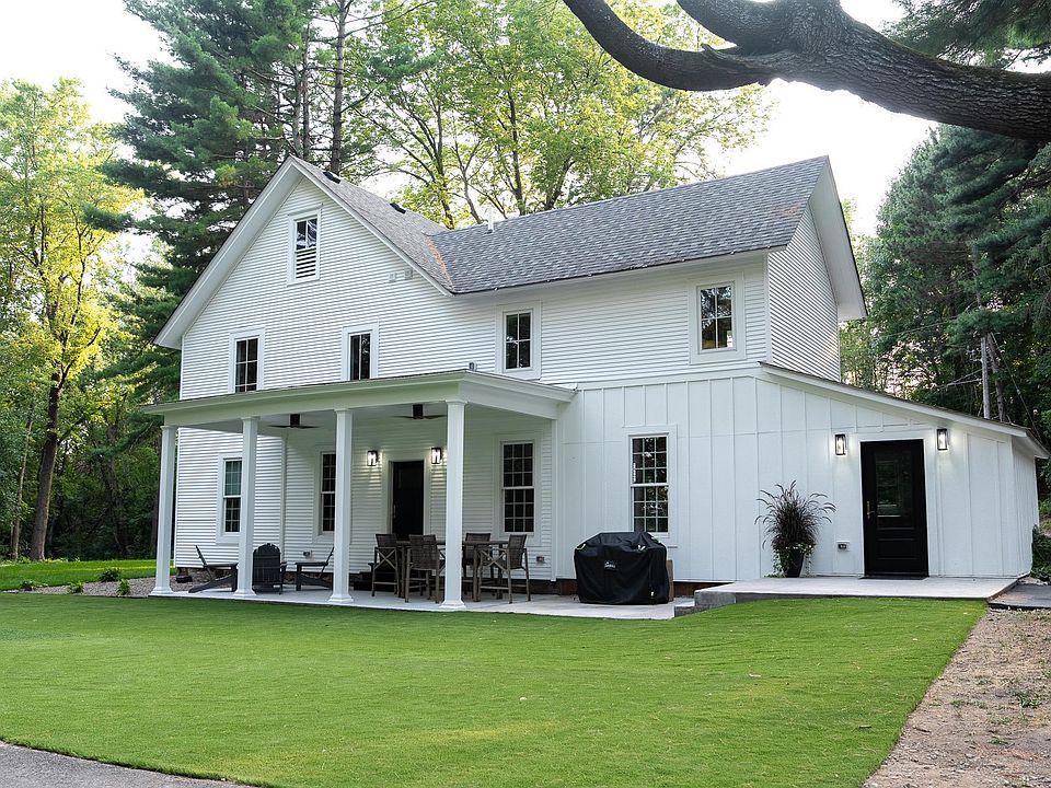 1st image of 1010 Spring St