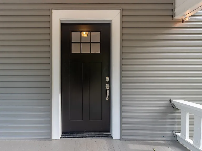 528 E Normal St — Photo 5