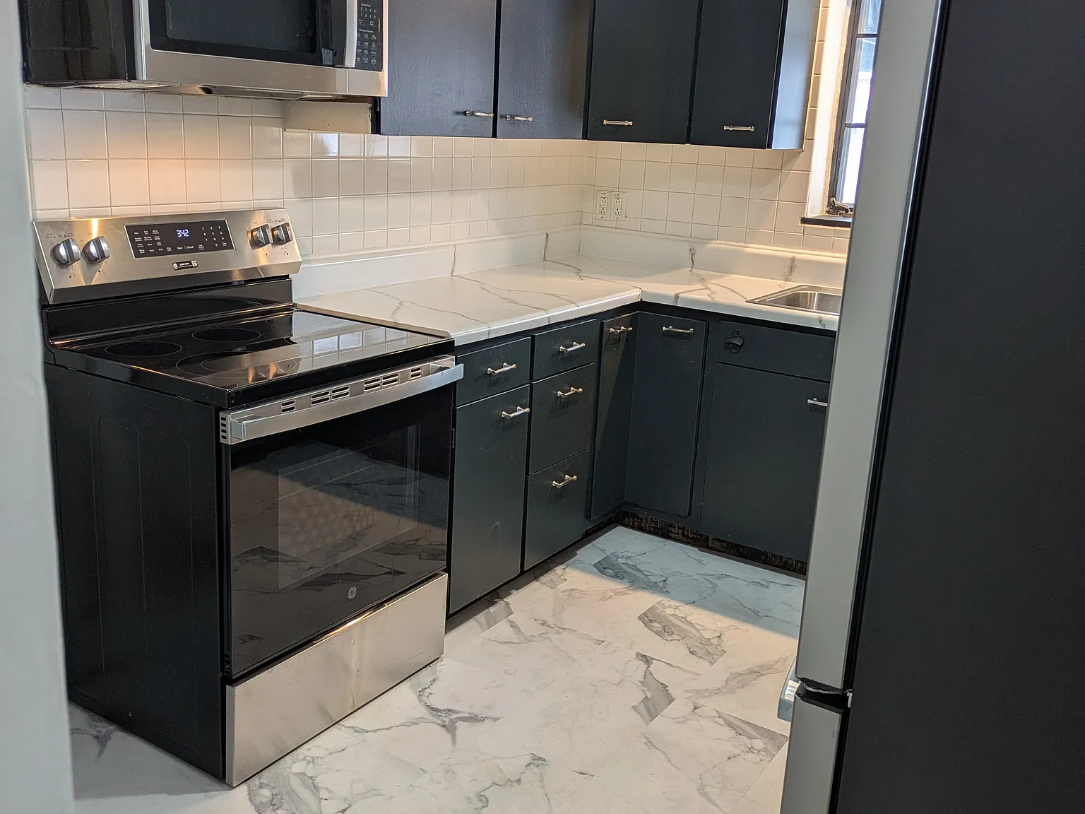 2 bed, 1.5 bath, 1300 sqft, $1,425 — Photo 2