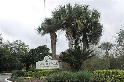 3rd image of 380 Lakepointe 204 Dr