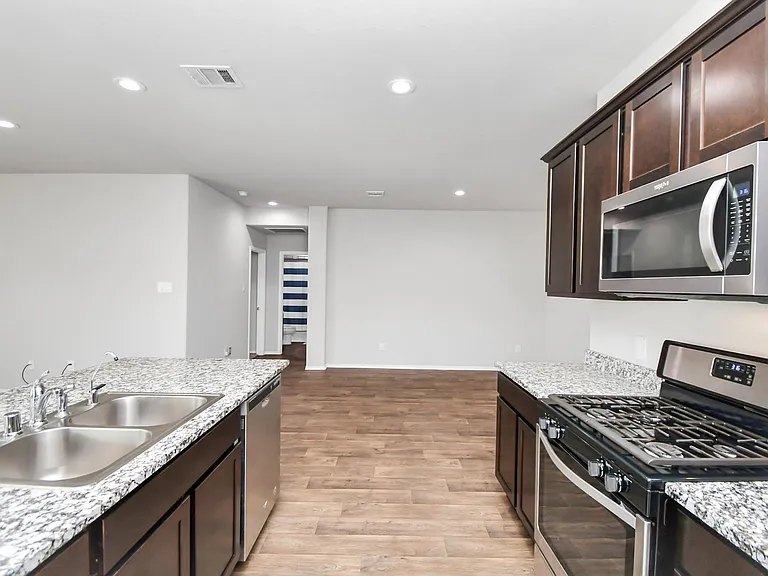3947 Country Club Dr — Photo 31