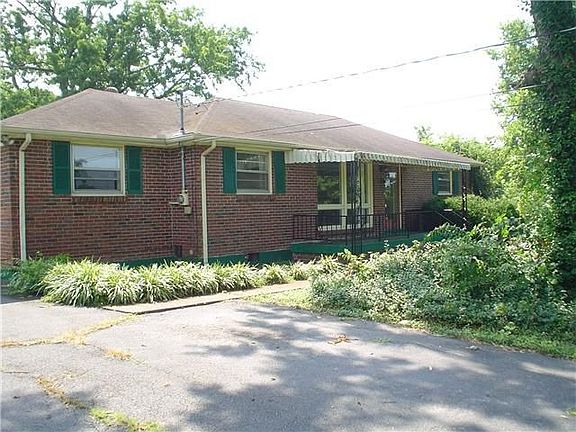 3rd image of 4009 Dumbarton Dr