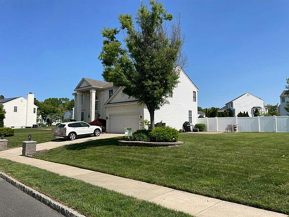 2nd image of 90 Mullen Dr