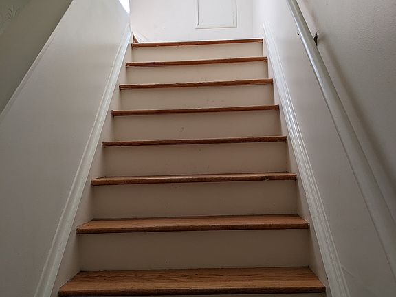 5th image of 25727 Fairgrove St