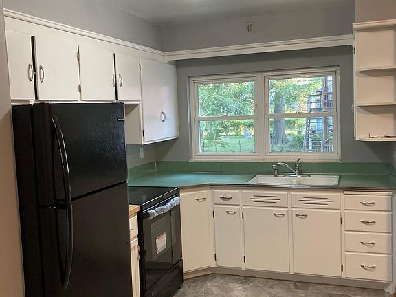 2nd image of 308 Hamlin St