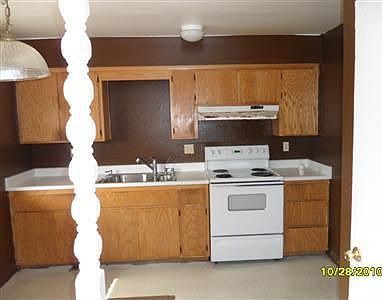 2nd image of 2844 N Thompson Ave