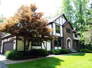 11463 Oak Hollow Dr, Chardon, OH 44024