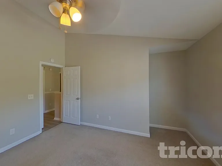 137 Lossie Ln — Photo 8