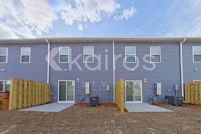 2129 Banyon Cir — Photo 18