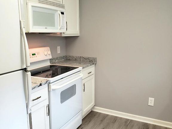 2nd image of 1227 Lenny Ln