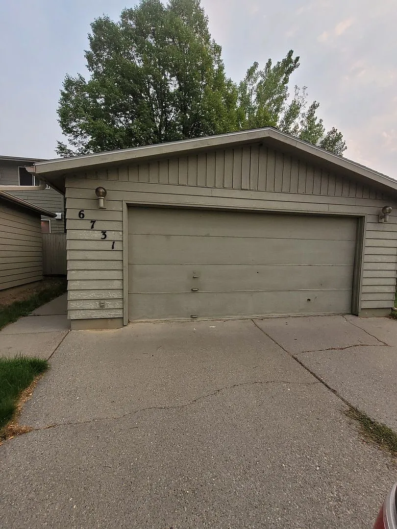 UH 6731 Hollister — Photo 1
