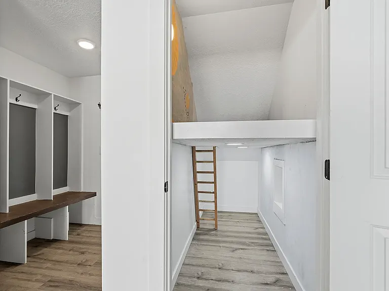 244 N 200 E — Photo 17