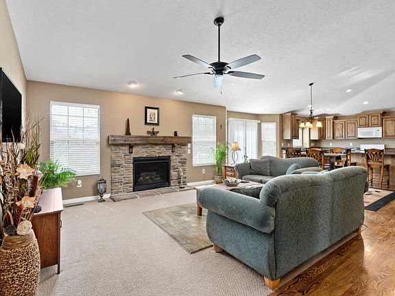 3rd image of 2907 W Sanborn Dr