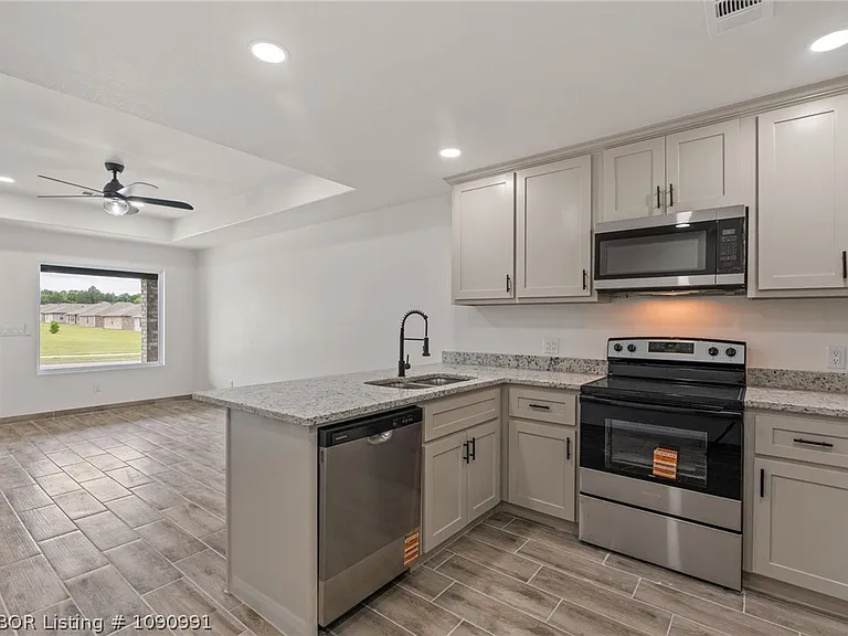 10415 A & B Preston Ct — Photo 28