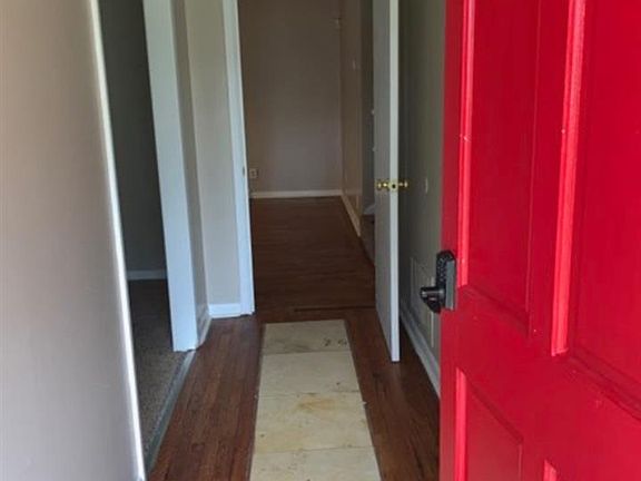 4th image of 1541 E Bayonne Dr