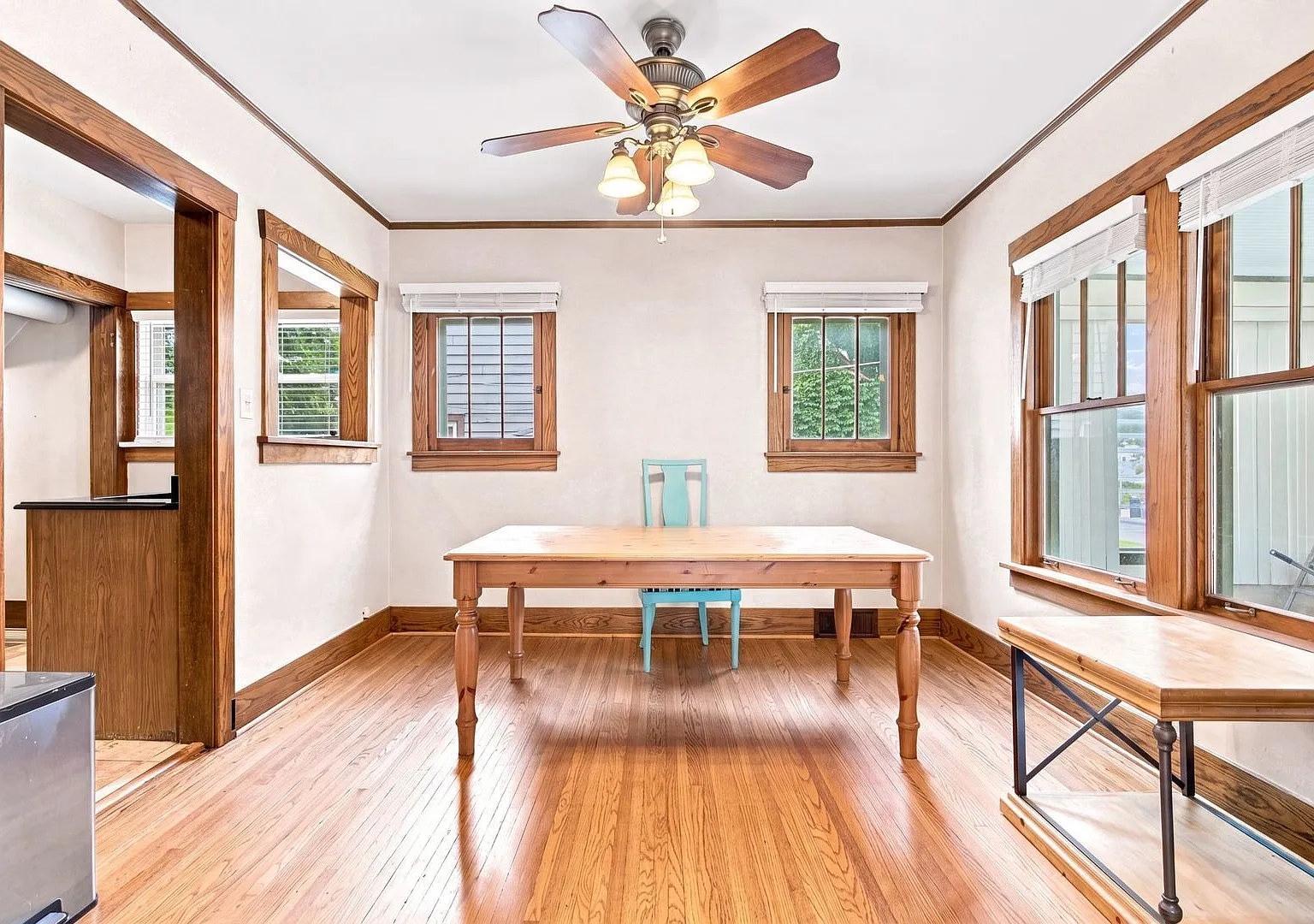 30 S Commonwealth Ave — Photo 4