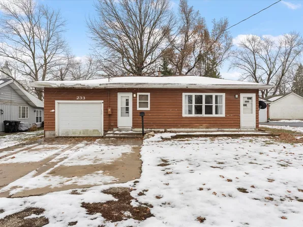 233 E Morris St, Bement, IL 61813