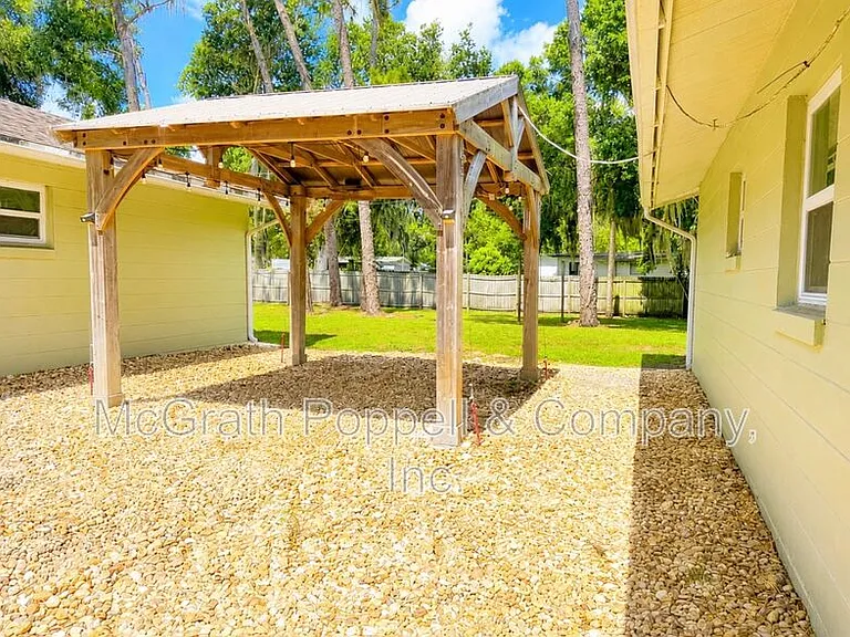 7702 Chase Rd — Photo 15