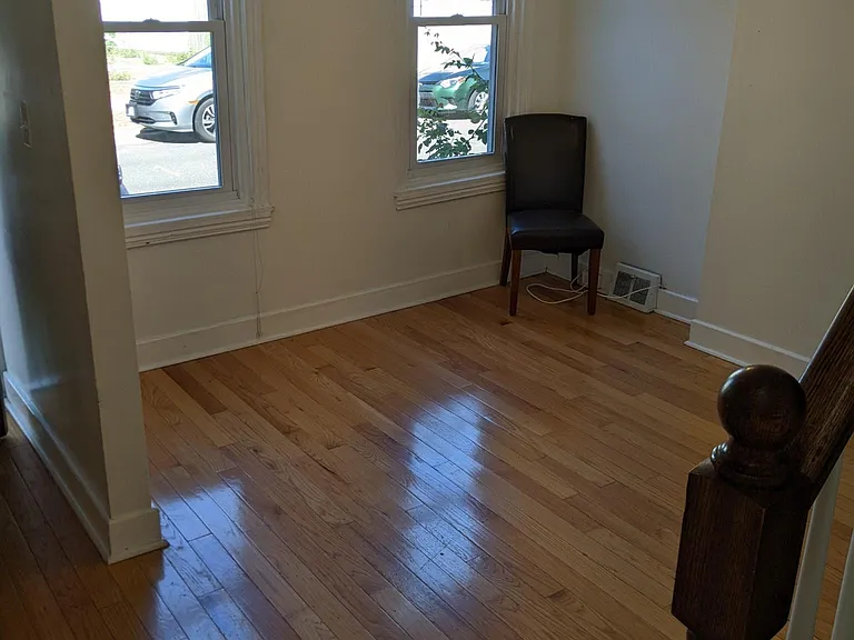 Almond St — Photo 21