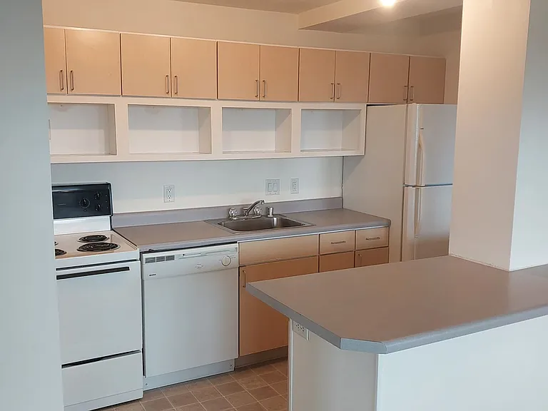 Park Terrace West Apartments — Photo 8