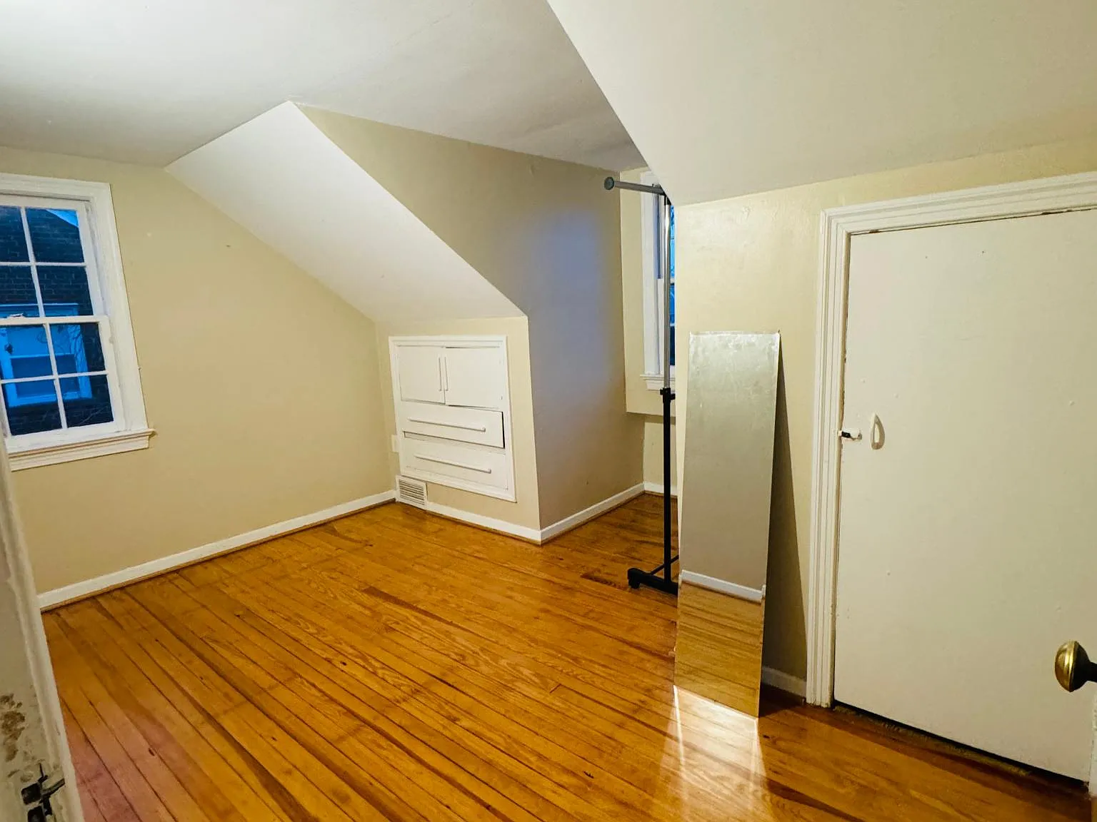 604 N Emerson St — Photo 3