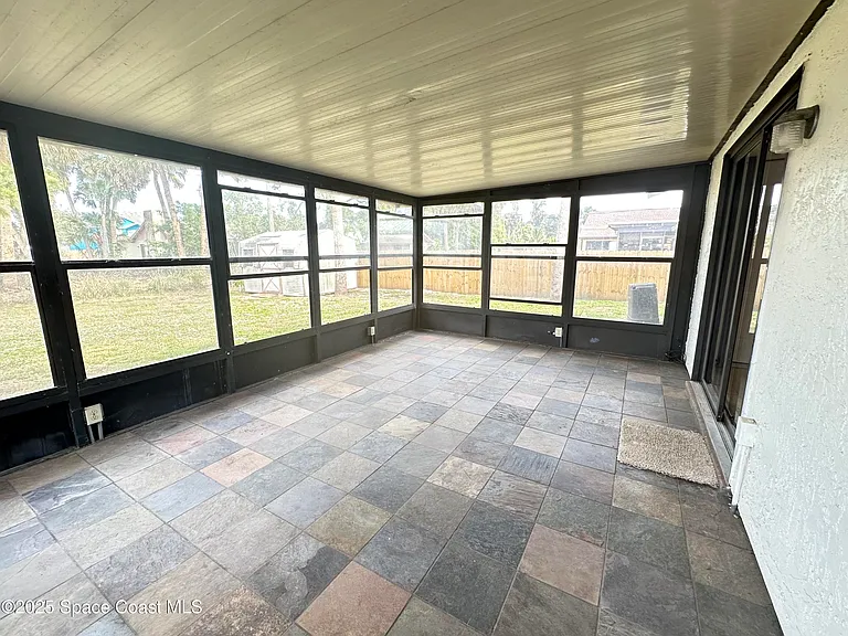 511 Dinner St NE — Photo 17