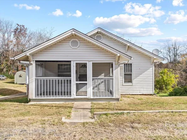412 Wilson St NW, Lenoir, NC 28645