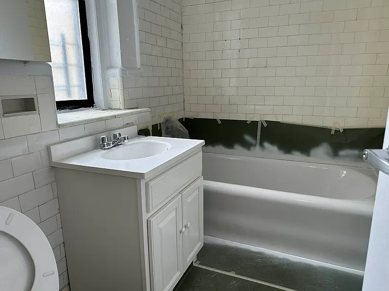 2160 Wallace Ave #6K — Photo 11