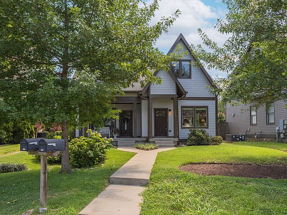 3rd image of 515 Acklen Park Dr