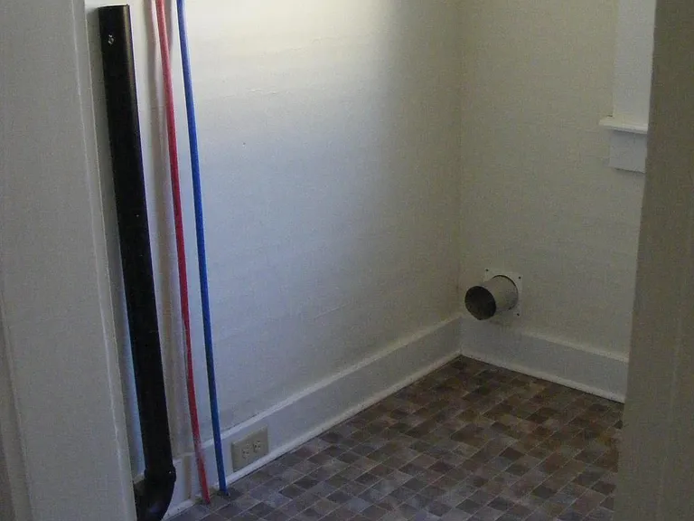 125 Frost St #1 — Photo 7