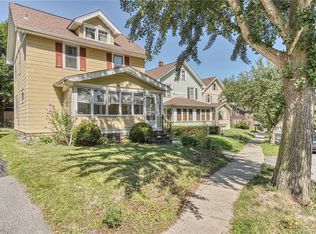 718 Cedarwood Ter, Rochester, NY 14609