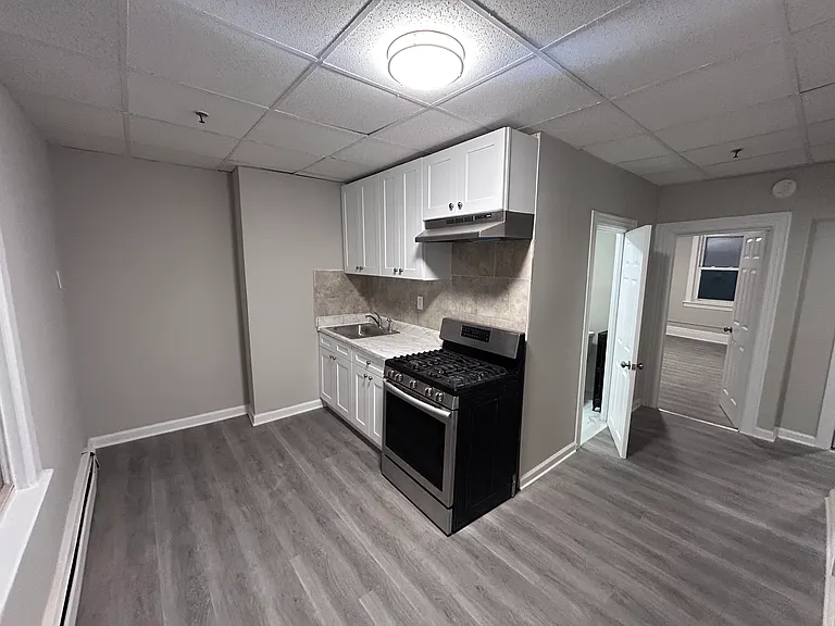 2512 Central Ave #4 — Photo 3