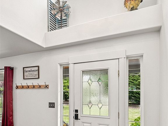 4th image of 34315 32nd Avenue S