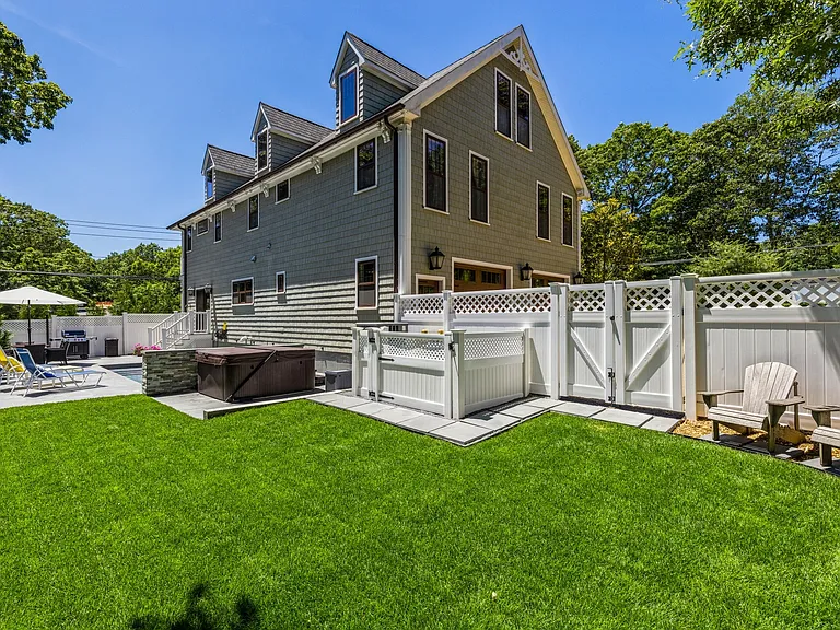6 Beach Ave — Photo 33