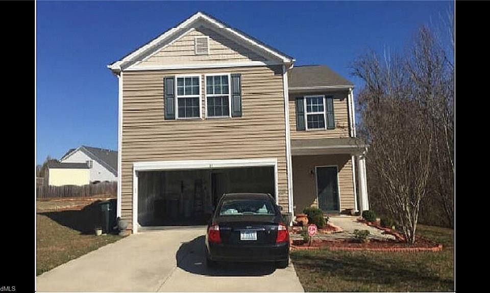 1st image of 15 Berea Ct