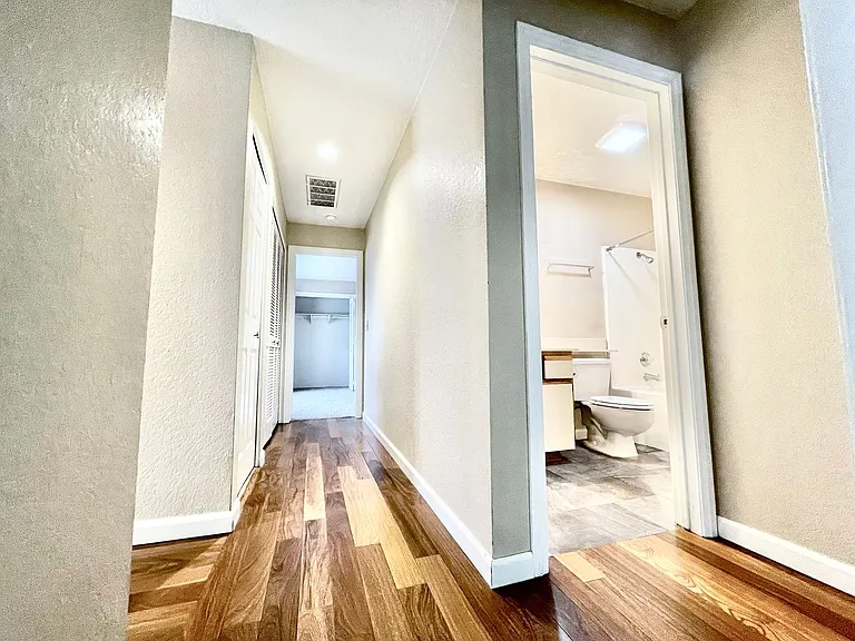 11329 Avenida De Los Lobos #G — Photo 19