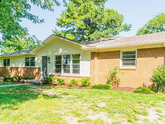 2nd image of 2312 Cornelia Dr