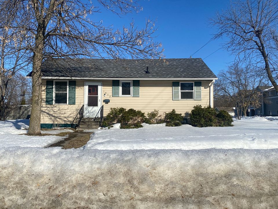 1st image of 1052 Washington Memorial Dr
